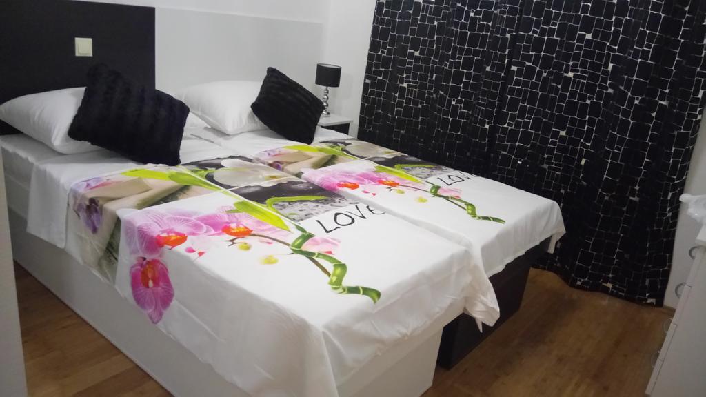 Apartment Fortuna Makarska Eksteriør billede